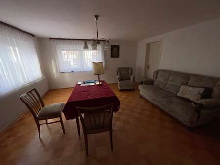 Wohnzimmer - Einfamilienhaus in 72406 Bisingen mit 100m² kaufen