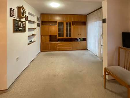Wohnzimmer - Doppelhaushälfte in 72348 Rosenfeld mit 91m² kaufen
