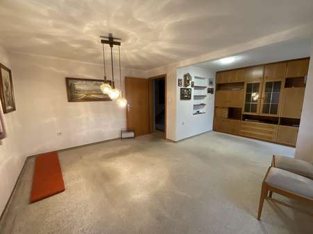 Wohnzimmer - Doppelhaushälfte in 72348 Rosenfeld mit 91m² kaufen