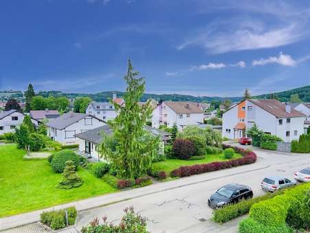 Blick vom Balkon - Dachgeschosswohnung in 88444 Ummendorf mit 61m² kaufen