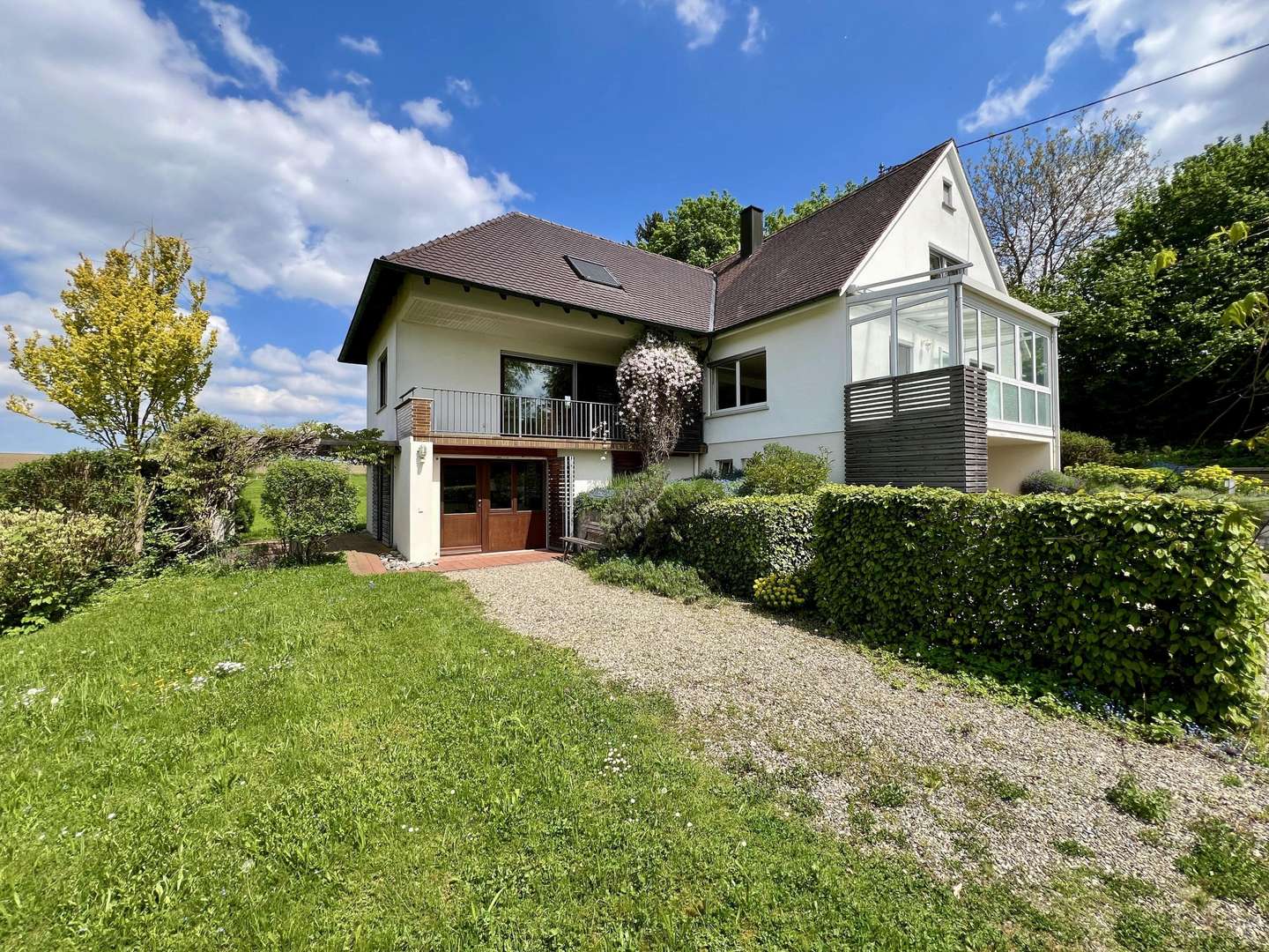 Südwestansicht „Titelbild“ Südwestansicht „Titelbild“ - Einfamilienhaus in 88471 Laupheim mit 250m² kaufen