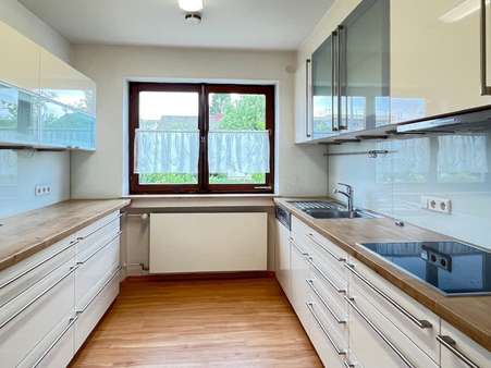 Küche mit Einbauküche Küche mit Einbauküche - Doppelhaushälfte in 88444 Ummendorf mit 131m² kaufen