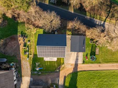 Drohnenaufnahme von oben - Einfamilienhaus in 88416 Ochsenhausen mit 207m² kaufen