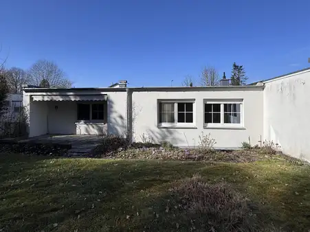 Ruhig gelegener Bungalow mit zweiter Wohneinheit