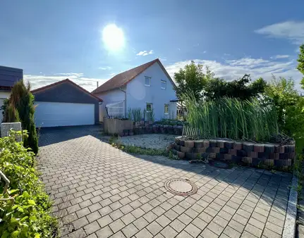 Familienfreundlich & bezugsfrei! Kompaktes Einfamilienhaus in ruhiger Lage