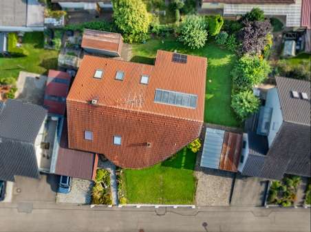 Drohnenaufnahme von oben - Einfamilienhaus in 88457 Kirchdorf mit 249m² kaufen