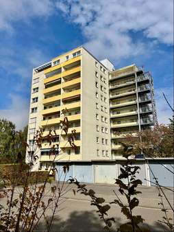 Südansicht nah Südansicht nah - Etagenwohnung in 88471 Laupheim mit 82m² kaufen