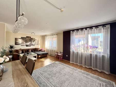 Wohnen/Essen Wohnen/Essen - Etagenwohnung in 88489 Wain mit 74m² kaufen
