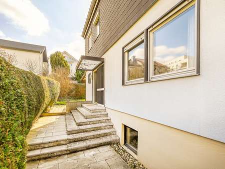 Hauseingang - Einfamilienhaus in 76228 Karlsruhe / Wolfartsweier mit 155m² kaufen