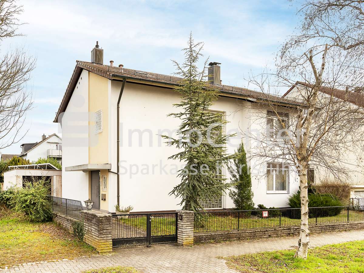 Außenansicht Außenansicht - Einfamilienhaus in 76187 Karlsruhe / Nordweststadt mit 246m² kaufen