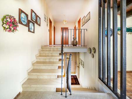 Diele - Einfamilienhaus in 76337 Waldbronn / Etzenrot mit 144m² kaufen