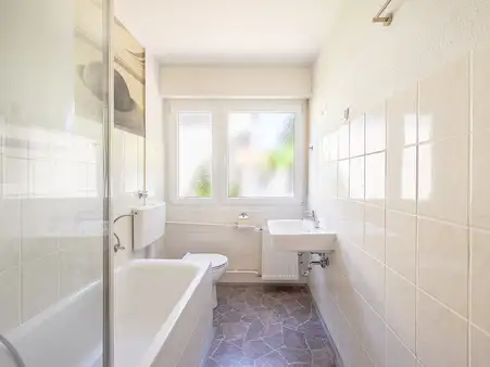 3-Zimmer-Etagenwohnung mit Balkon, Garage und moderner Ausstattung