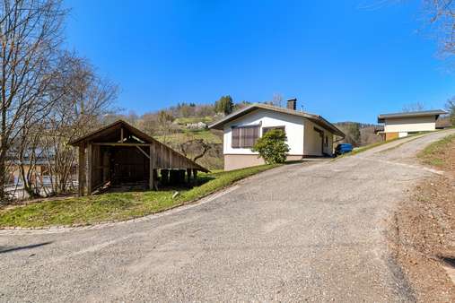 Seitenansicht - Einfamilienhaus in 76571 Gaggenau-Michelbach mit 157m² kaufen
