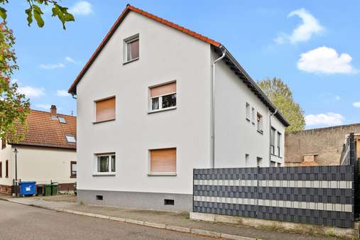 Straßenseite - Einfamilienhaus in 76275 Ettlingen-Ettlingenweier mit 294m² als Kapitalanlage kaufen