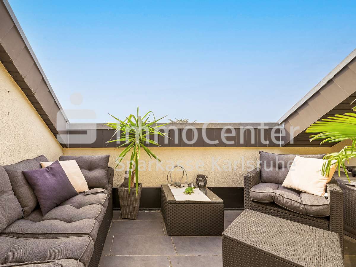 Balkon - Dachgeschosswohnung in 76185 Karlsruhe / Grünwinkel mit 84m² kaufen