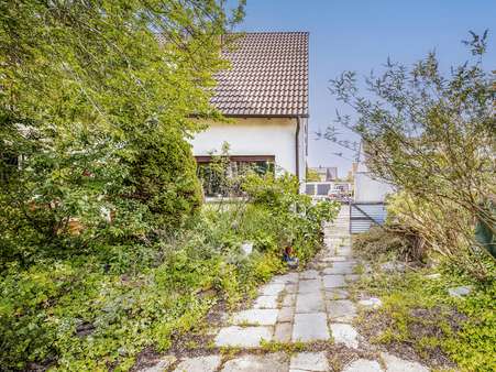 Rückansicht Rückansicht - Einfamilienhaus in 76149 Karlsruhe-Neureut mit 150m² kaufen