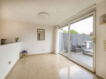 Wohnzimmer - Einfamilienhaus in 76297 Stutensee / Blankenloch mit 176m² kaufen