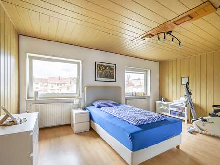Schlafzimmer - Etagenwohnung in 68794 Oberhausen-Rheinhausen mit 123m² kaufen