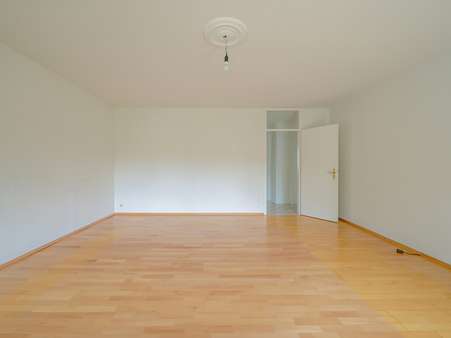 Wohnzimmer Ansicht 2 - Etagenwohnung in 76133 Karlsruhe / Innenstadt-West mit 81m² kaufen