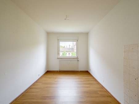 Zimmer 2 - Etagenwohnung in 76133 Karlsruhe / Innenstadt-West mit 81m² kaufen