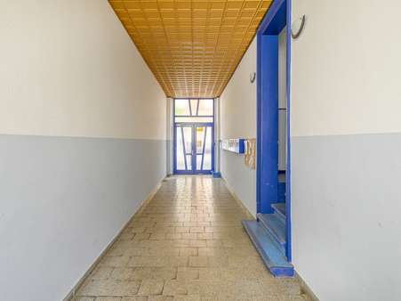 Hausflur Hausflur - Haus in 76135 Karlsruhe mit 581m² als Kapitalanlage kaufen