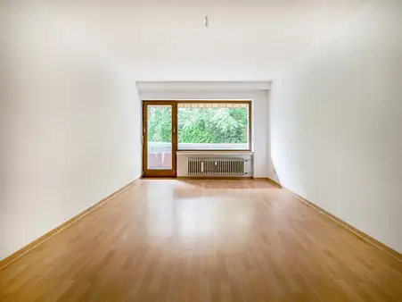 Ruhiges Wohnen mit Charme – 4-Zimmer-Wohnung in grüner Lage
