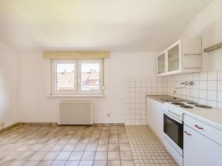 Küche Ansicht 1 Küche Ansicht 1 - Dachgeschosswohnung in 76275 Ettlingen mit 40m² kaufen