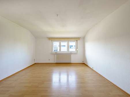 Wohnzimmer Ansicht 2 Wohnzimmer Ansicht 2 - Dachgeschosswohnung in 76275 Ettlingen mit 40m² kaufen