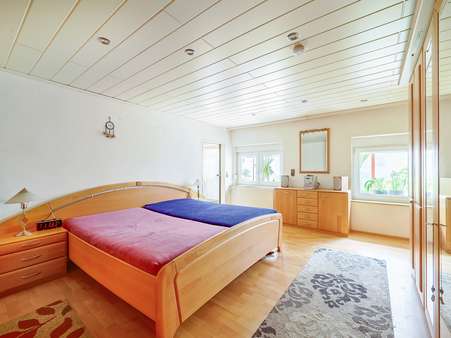 Hinterhaus Schlafzimmer EG - Zweifamilienhaus in 76661 Philippsburg mit 192m² kaufen