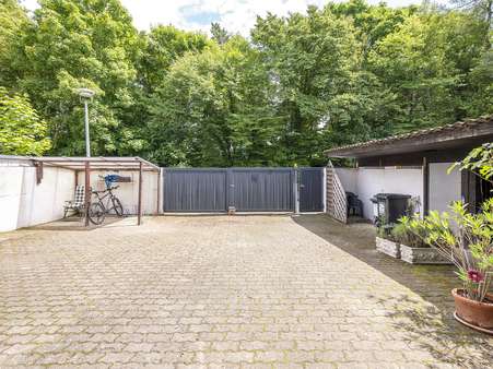 Hof Hof - Zweifamilienhaus in 76139 Karlsruhe mit 297m² kaufen