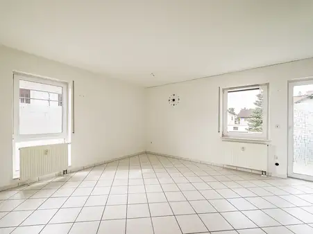 Charmante Maisonette-Wohnung mit Balkon und modernem Wohnkomfort in ruhiger Lage