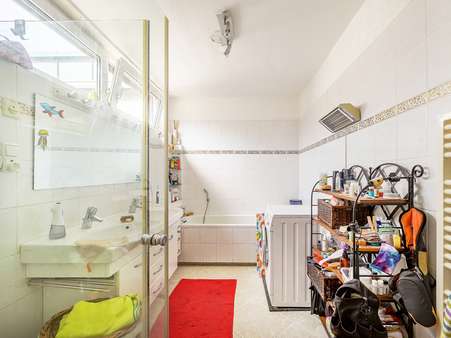 Tageslichtbadezimmer Tageslichtbadezimmer - Bungalow in 76139 Karlsruhe mit 151m² kaufen