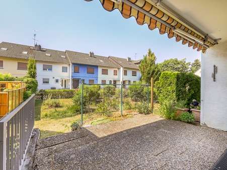 Terrasse Terrasse - Reihenmittelhaus in 76297 Stutensee-Spöck mit 138m² kaufen