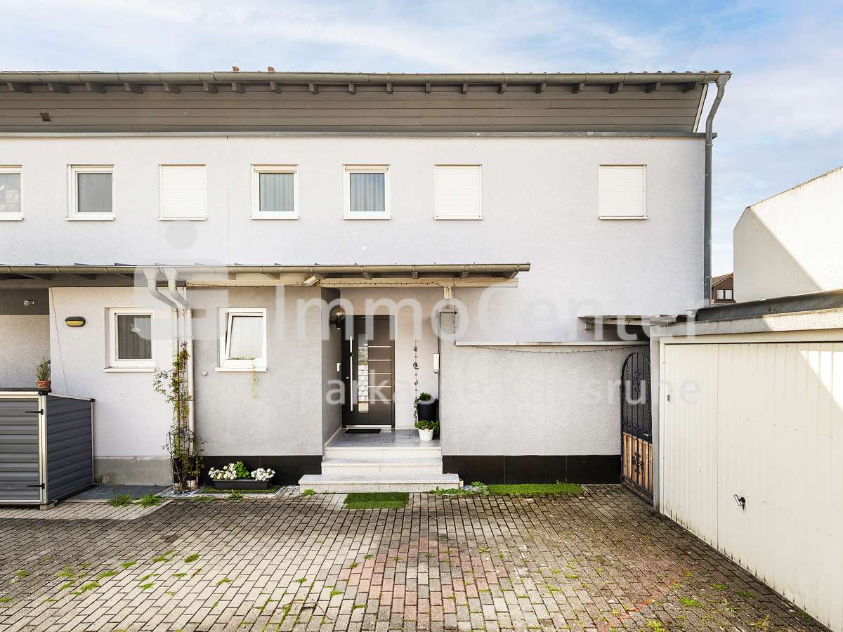 Außenansicht - Doppelhaushälfte in 68794 Oberhausen-Rheinhausen mit 130m² kaufen