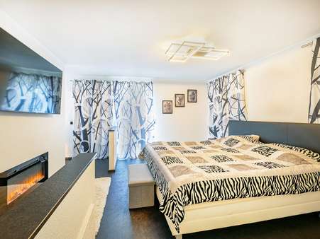 Schlafzimmer - Doppelhaushälfte in 68794 Oberhausen-Rheinhausen mit 130m² kaufen