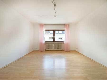 Wohnzimmer - Etagenwohnung in 76227 Karlsruhe / Durlach-Aue mit 51m² kaufen