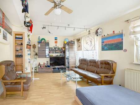 Wohnen EG Ansicht 2 - Zweifamilienhaus in 76307 Karlsbad mit 109m² kaufen