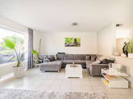 Wohnzimmer Ansicht 2 - Einfamilienhaus in 76706 Dettenheim / Rußheim mit 252m² kaufen