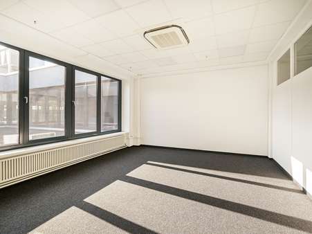 Besprechungsraum - Bürofläche in 76135 Karlsruhe / Beiertheim-Bulach mit 273m² mieten