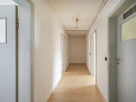 Diele Diele - Dachgeschosswohnung in 76131 Karlsruhe / Oststadt mit 57m² kaufen