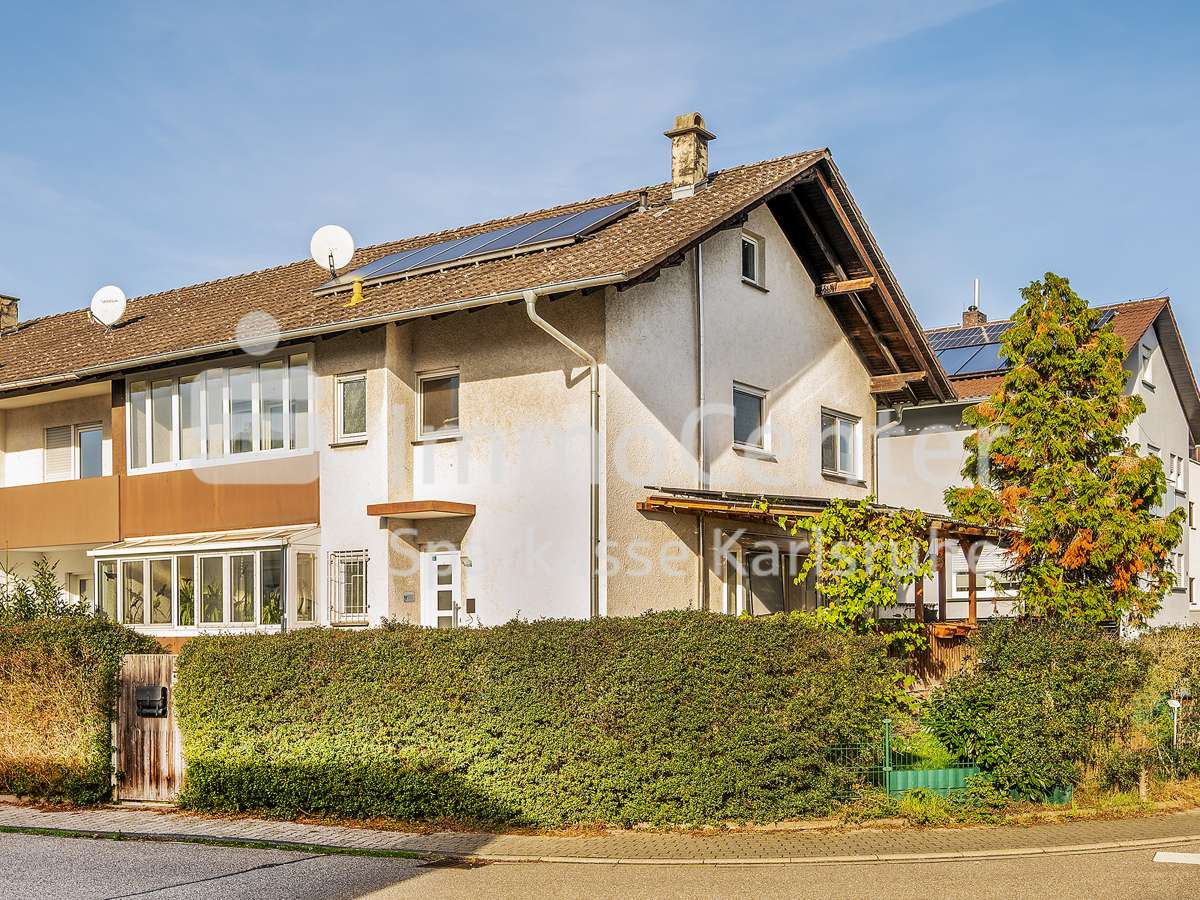 Außenansicht Außenansicht - Doppelhaushälfte in 68753 Waghäusel mit 137m² kaufen