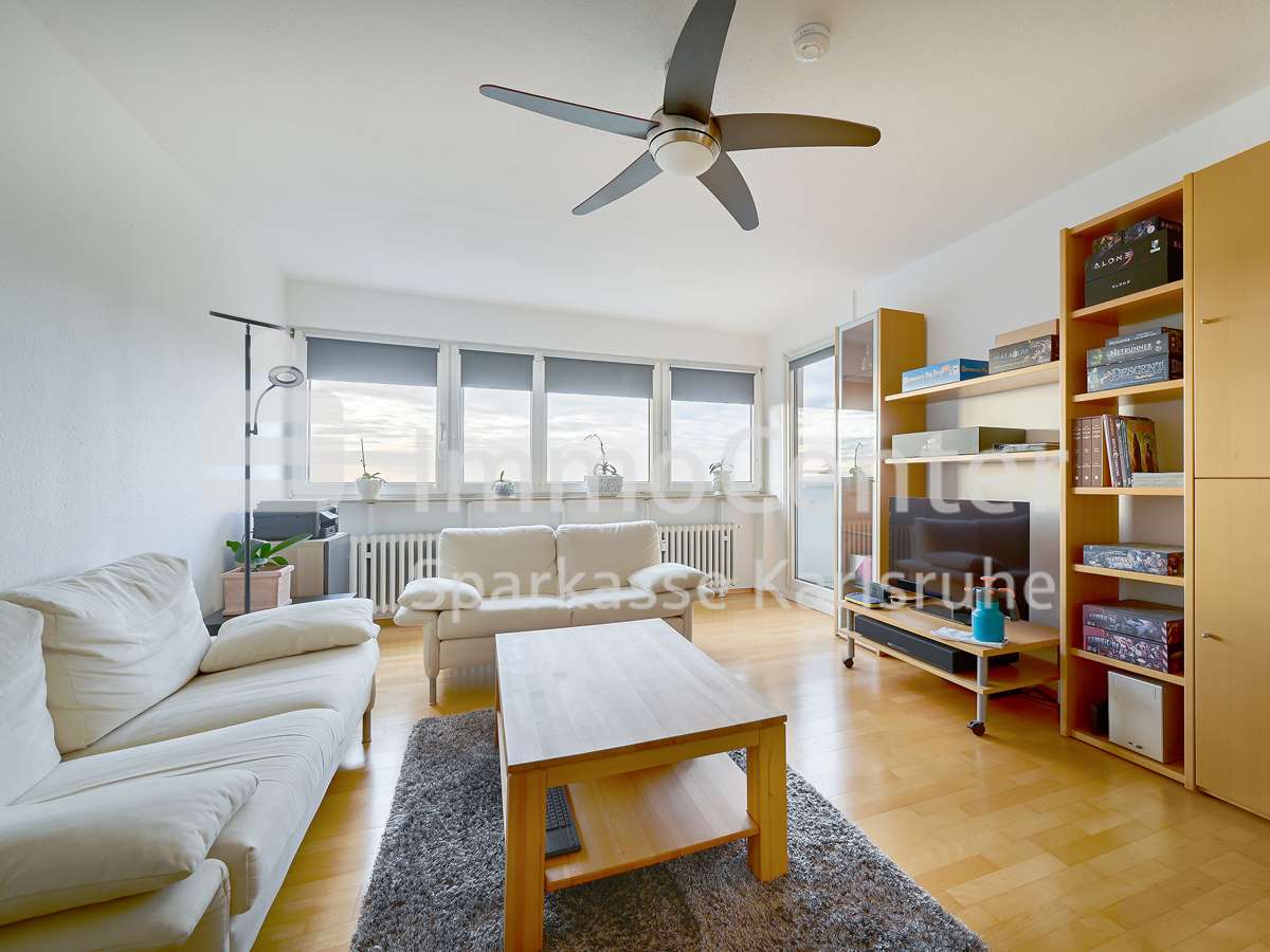 Wohnzimmer  - Etagenwohnung in 76139 Karlsruhe / Waldstadt mit 82m² kaufen