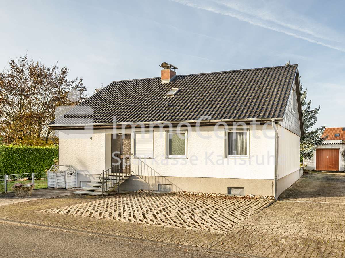 Außenansicht Außenansicht - Einfamilienhaus in 68794 Oberhausen-Rheinhausen mit 140m² kaufen
