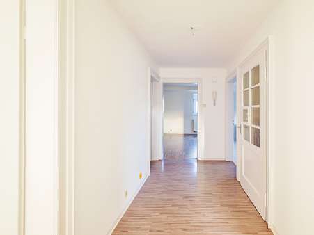 Diele - Dachgeschosswohnung in 76187 Karlsruhe / Knielingen mit 58m² kaufen