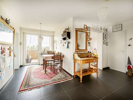 Diele Eimgangsbereich Diele Eimgangsbereich - Etagenwohnung in 76139 Karlsruhe / Waldstadt mit 88m² kaufen