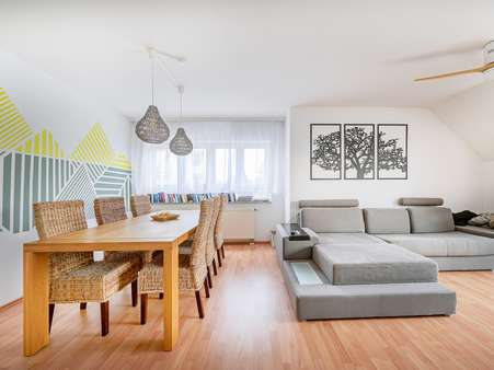 Wohn- und Esszimmer - Etagenwohnung in 76131 Karlsruhe / Oststadt mit 72m² kaufen