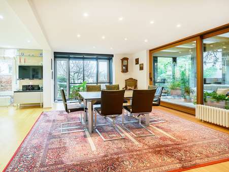 Essbereich Essbereich - Zweifamilienhaus in 76327 Pfinztal / Berghausen mit 226m² kaufen