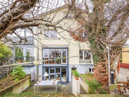 Fassade Garten Fassade Garten - Zweifamilienhaus in 76327 Pfinztal / Berghausen mit 226m² kaufen