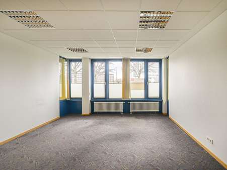 Büroraum 3 Ansicht 1 - Service in 76133 Karlsruhe mit 572m² mieten