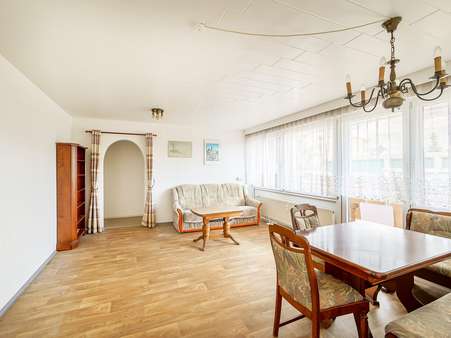 Wohnzimmer - Erdgeschosswohnung in 76344 Eggenstein-Leopoldshafen mit 79m² kaufen